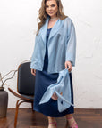 Лека дамска наметка тип сако от viscose и polyester, с елегантен дизайн и мека текстура, в изображението.