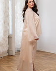 Асиметрична наметка от лека viscose и polyester, модел YR, с елегантен дизайн и свободен крой.