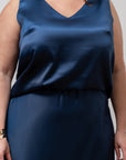 Elegant women’s tank top with a V-neckline от марката YR, polyester и elastane, показан на изображението.