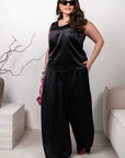 Elegant women’s tank top with a V-neckline от марка YR, polyester и elastane, показан на изображението.