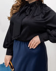 Stylish women’s blouse with a high collar and ties , модел YR, 100% polyester, показана в изображението.