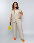 Linen ен Shirt and pants set с 80% linen и 20% polyester, светъл цвят, подходящ за летен стил.