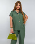 Комплект от linen blend с риза и pants, бранд Composition 80% linen и 20% polyester, показан на модел.
