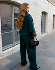 Bomber jacket and trouser set with mesh made from polyester, viscose and lycra, with modern sporty and street look.