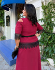 Set with a long skirt and lace, made from polyester, viscose and lycra, model with elegant design and delicate lace.