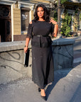 Set with a long skirt and lace, made from polyester, viscose and lycra, with an elegant design and delicate details.
