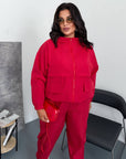 Windbreaker-fabric set made from polyester, image of stylish and comfortable sporty set for everyday wear.