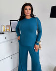 Two-piece set made from polyester and elastane, stylish and comfortable for everyday use.