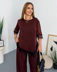 Satin set with lace, with delicate design and polyester, viscose and elastane for comfort and elegance.