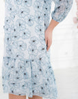Лека chiffonова рокля с волани от Twiggy Shop, подходяща за летни и елегантни поводи.