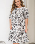 Cotton floral dress от марка YR, с 80% cotton и 20% polyester, показана на изображението.