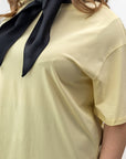 Свободна кройка тениска YR с polyester и spandex, изображение на лека, удобна дамска тениска с кратък Sleeve.