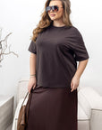 Голяма Whiteа Loose-fit T-shirt на марка YR, 97% polyester и 3% spandex, лежи върху White фон.