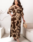 Cotton dress with a belt от марка YR, Whiteа с кръгло деколте и елегантен силует, подходяща за летни дни.
