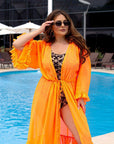 One-piece swimsuit от polyester, модел с ярки цветове, с регулируеми презрамки и модерна кройка.