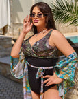 One-piece swimsuit от polyester, подходящ за плаж и плуване, с ярки цветове и модерна кройка.