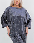 Velvet dress with pearls, with viscose, cotton and elastane, elegant design and delicate texture, suitable for special occasion.