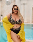 Two-piece swimsuit от polyester, подходящ за плаж и море, изображение на бански модел.