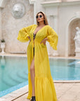 Two-piece swimsuit от polyester, подходящ за плаж и плуване, с ярки цветове и моден дизайн.