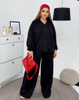 Hooded knit set made from cotton, polyester and elastane, comfortable and stylish for everyday use.