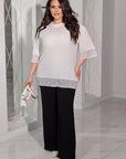 Whiteа дамска Lace T-shirt от cotton и elastane, стилна и комфортна, показана на изображението.