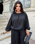 Set with wide-leg trousers made from polyester, lycra and nylon, stylish and comfortable for everyday wear.