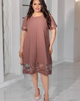 Vestido holgado con bordado