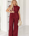 Set of structured fabric с polyester и spandex, изображение на комплект за елегантен стил.