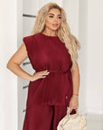Set of structured fabric с polyester и spandex, мек и еластичен за комфорт и стил.