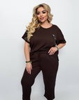 Set with cropped shorts от cotton и polyester, подходящ за ежедневна носия, изображение на модел.