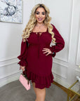 Short ruffled dress от polyester и elastane, модел с Sleeveи и елегантен дизайн, подходящ за летни поводи.