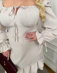 Short ruffled dress от polyester и elastane, модел с елегантен дизайн и деликатни детайли, подходяща за стилни поводи.