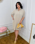 Комплект с Shirt-style dress in a loose fit, polyester и viscose, изображение на елегантен модел в White цвят.