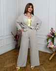 Ленен комплект от shirt и pants с 80% linen и 20% polyester, в светъл цвят, за комфортен стил.