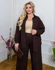 Ленен комплект от shirt и pants с 80% linen и 20% polyester, с естествен дизайн и комфортна кройка.