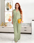 Set of vest and trousers със Composition 90% polyester и 10% viscose, стилен и комфортен за ежедневна носия.