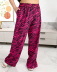 Комплект от три части от polyester и elastane, подходящ за ежедневна употреба, с удобен дизайн и съвременен стил.