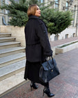 Set with a short coat with wool and warm lining, acrylic 80% and wool 20%, image of a model.