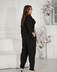 Linen trousers with decorative stones , комплект Waist linen 80% и polyester 20%, изобразен на снимката.