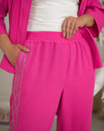 Linen trousers with decorative stones и linenти, част от комплект, с 80% linen и 20% polyester, изображение на модел.