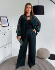 Set with a mesh bomber jacket made from polyester, viscose and spandex, stylish and comfortable for everyday wear.