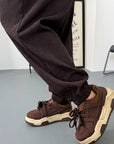 Corduroy trousers from IT, fitted model with viscose, cotton and elastane, shown in the photo.