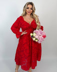Леката Organza midi dress със 100% polyester, с фино изработена текстура и елегантен дизайн.