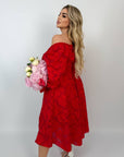 Organza midi dress с polyester, стилна и елегантна, показана на изображението.