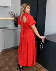 Vestido midi arrugado de lunares