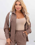 Velvet set with jacket and straight-leg pants , с viscose и cotton, в елегантен дизайн, подходящ за стилни ежедневни облекла.