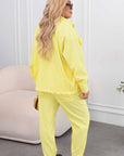 Velvetн комплект от яке и pants с viscose и cotton, с елегантен дизайн и комфортно прилепване.