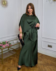 Satin set with a skirt , с деликатен блясък и елегантен дизайн, изработен от polyester и elastane.