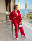 Two-piece set от polyester, изображение на чист и стиlinen дизайн, подходящ за ежедневна употреба.