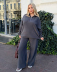 Fleece set with wide-leg trousers in polyester and elastane, comfortable and warm, suitable for winter days.